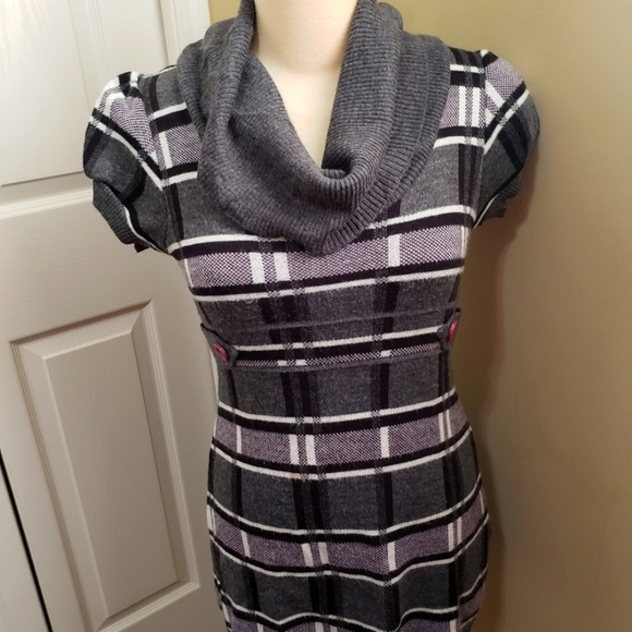 Sweater - Picture 1 of 4